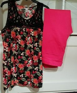 Set of 2. Pretty floral top/Pants to match